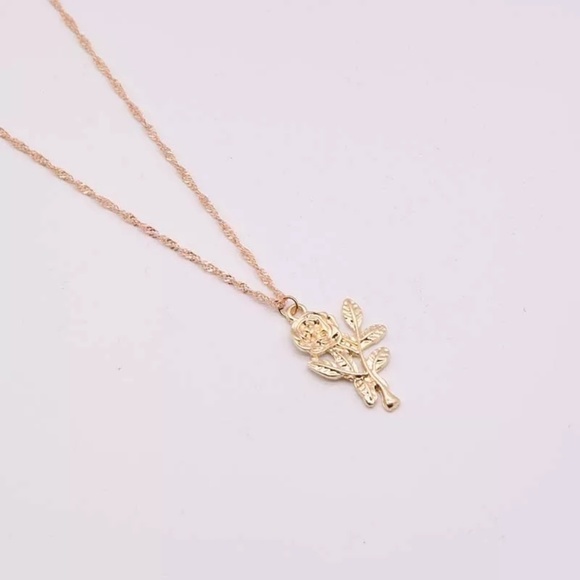 ๐โจ Rose Necklace - Picture 3 of 3